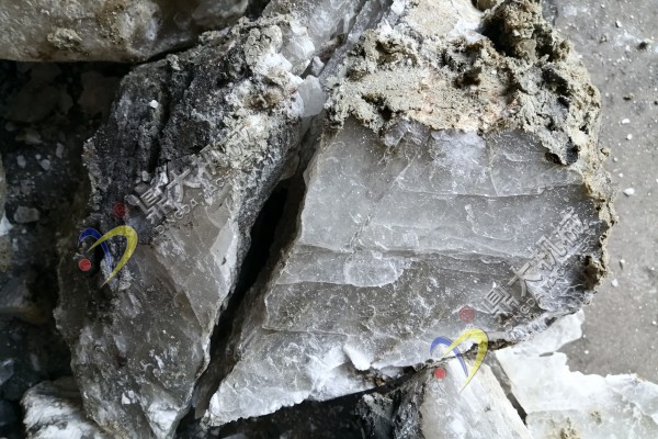 石膏雙齒輥破碎機(jī)試機(jī)現(xiàn)場(chǎng)